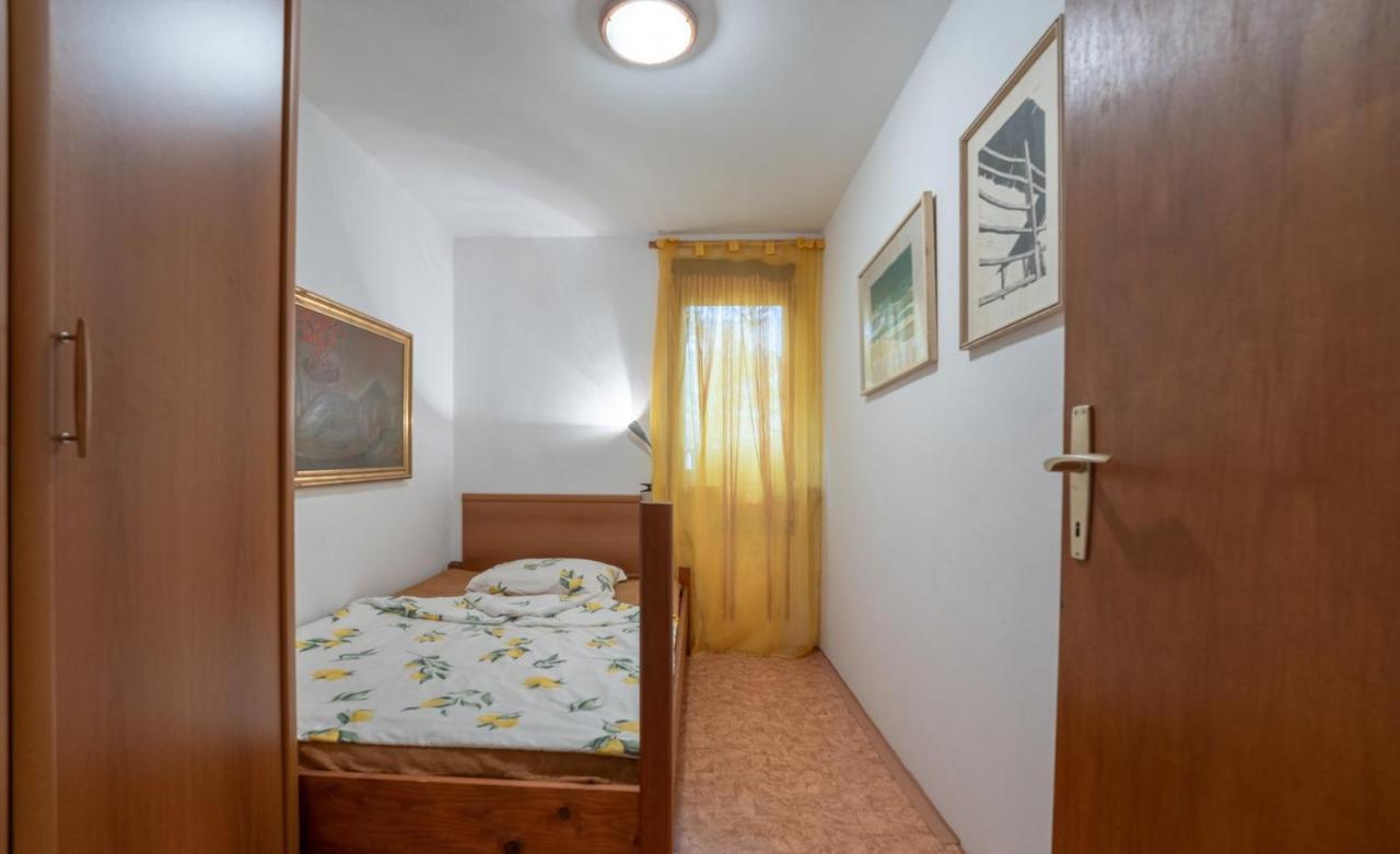 Apartment Ruj Zambratija  Buitenkant foto