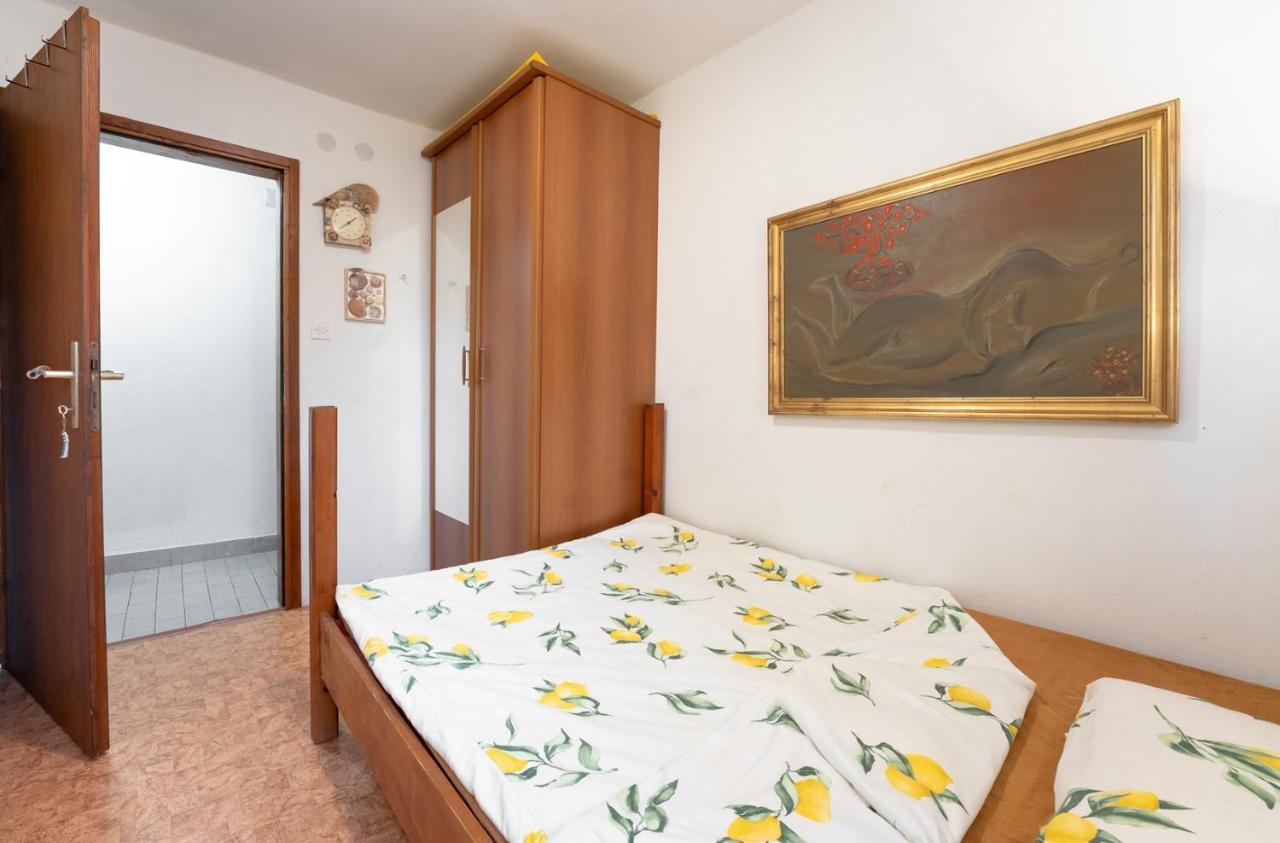 Apartment Ruj Zambratija  Buitenkant foto