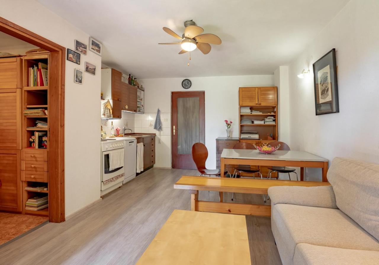 Apartment Ruj Zambratija  Buitenkant foto