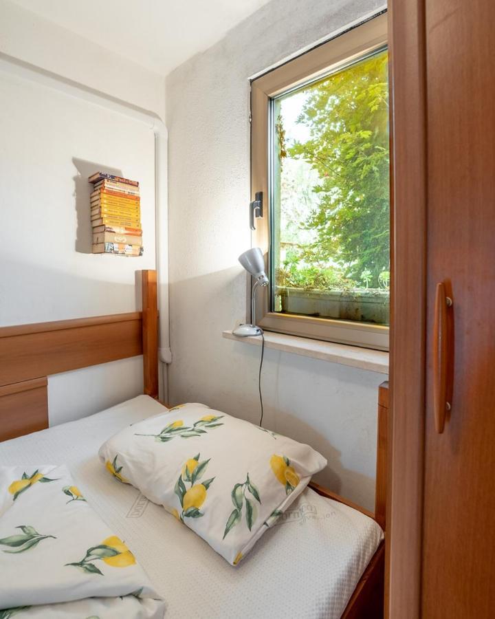 Apartment Ruj Zambratija  Buitenkant foto